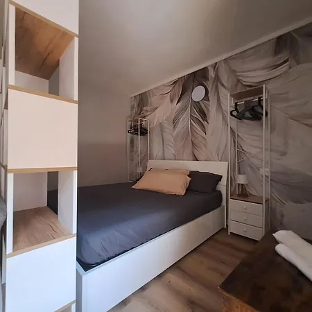 Lejlighed A Due Passi Dal Lago-a Stone's Throw From The