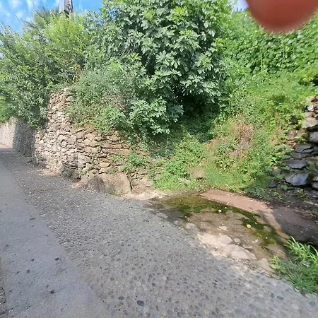 Lejlighed A Due Passi Dal Lago-a Stone's Throw From The *