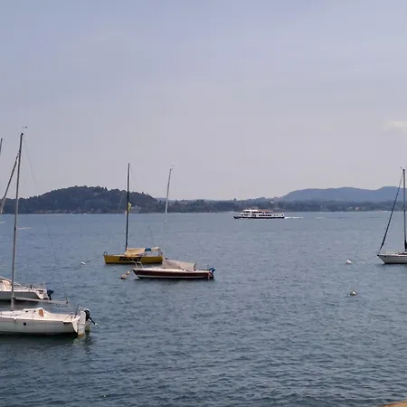 A Due Passi Dal Lago-a Stone's Throw From The Lejlighed *