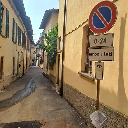 A Due Passi Dal Lago-a Stone's Throw From The Lejlighed *