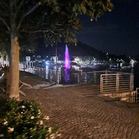 A Due Passi Dal Lago-a Stone's Throw From The Lejlighed *